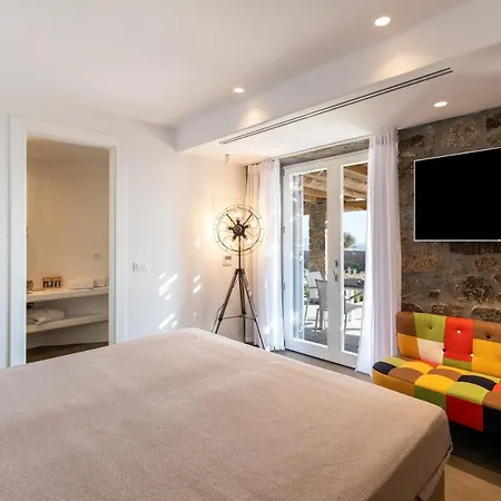 Sara Mykonos Psarou (Mykonos)