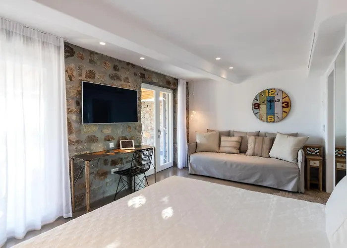 Sara Mykonos Psarou (Mykonos)