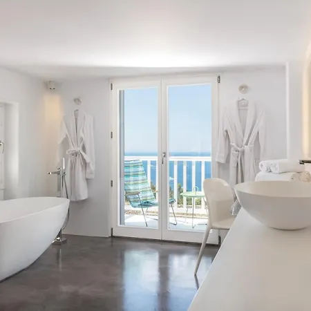 Sara Mykonos