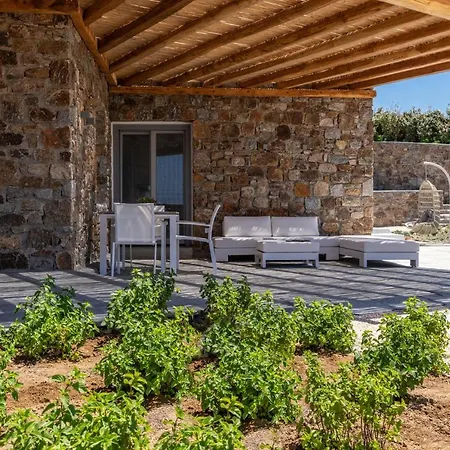 Sara Mykonos Willa *