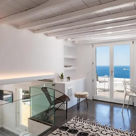 Sara Mykonos *